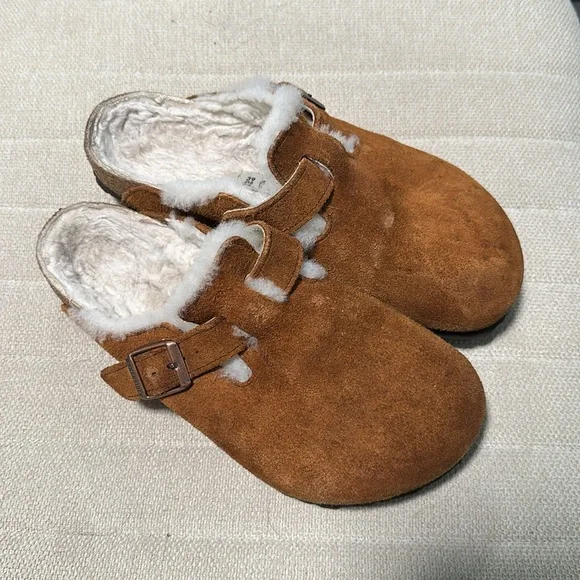 Birkenstock fur clogs size 8 chestnut color - Picture 2 of 4